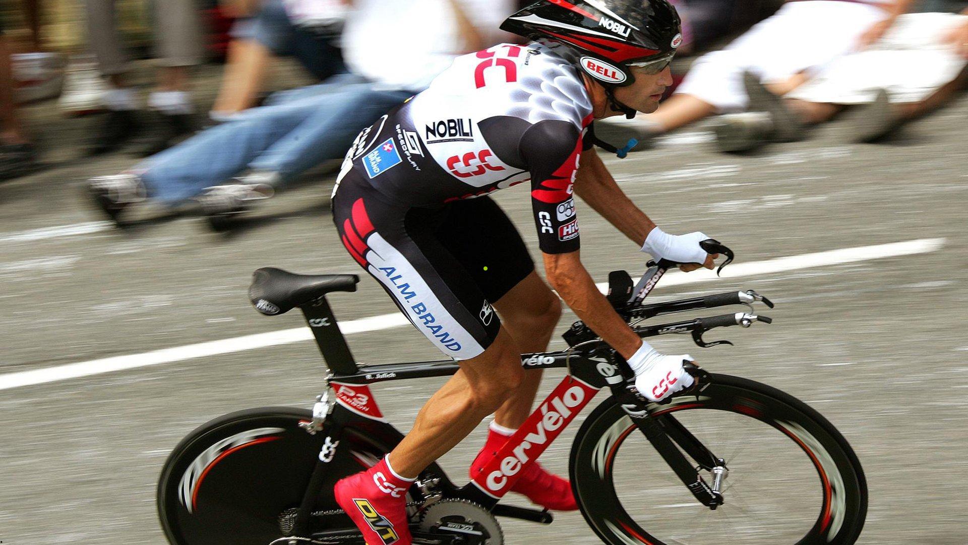 马特拉齐独家揭秘，罗纳尔多乃梅西与C罗终极融合体，智慧防守避其锋芒