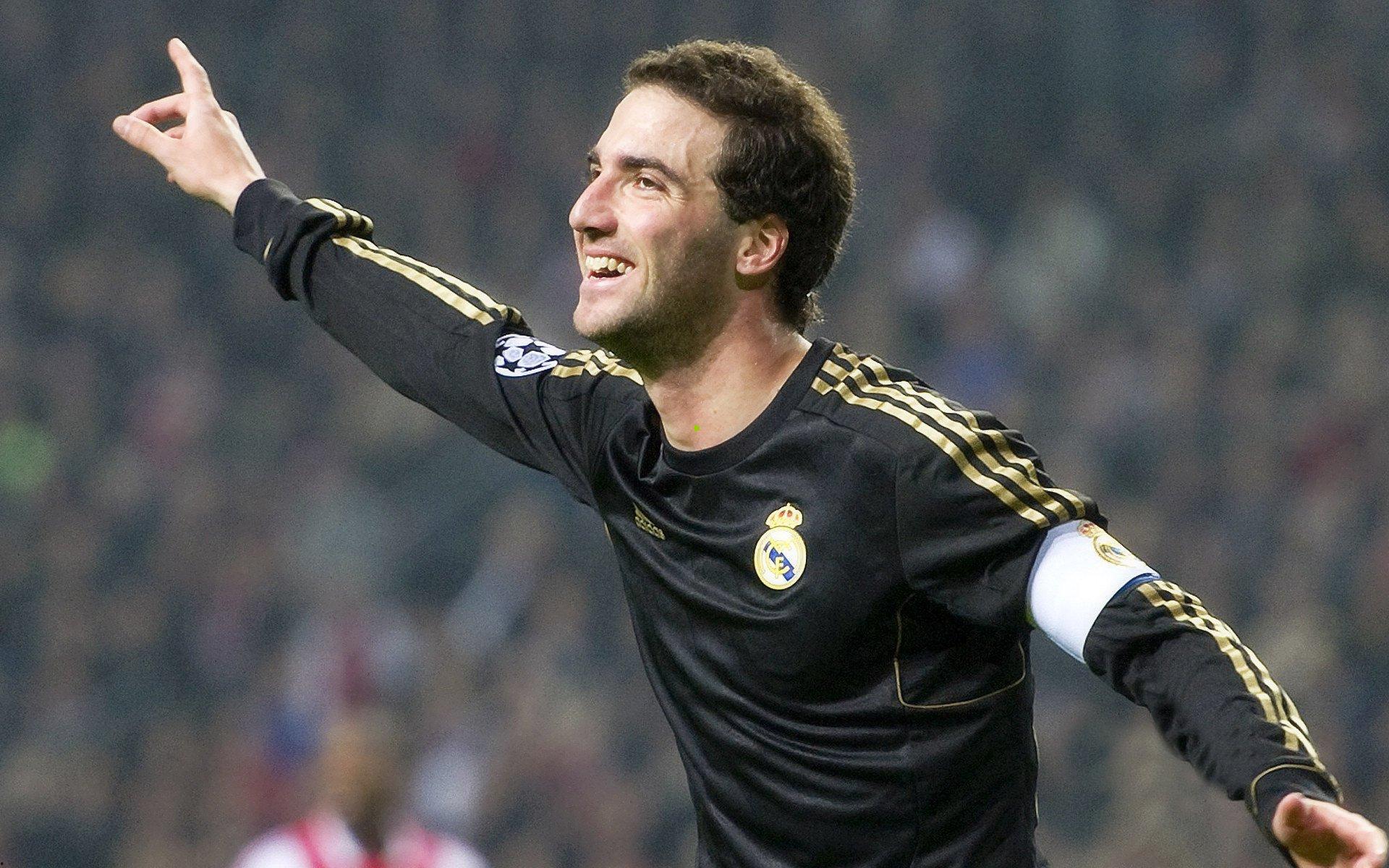 开云体育app-马德兴质疑上港情报体系，外援表现引发深思